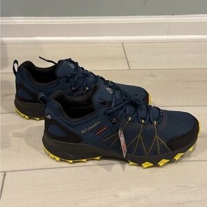 Columbia Men's Hiking Shoes Peakfreak™ II OutDry™  in Blue / Black